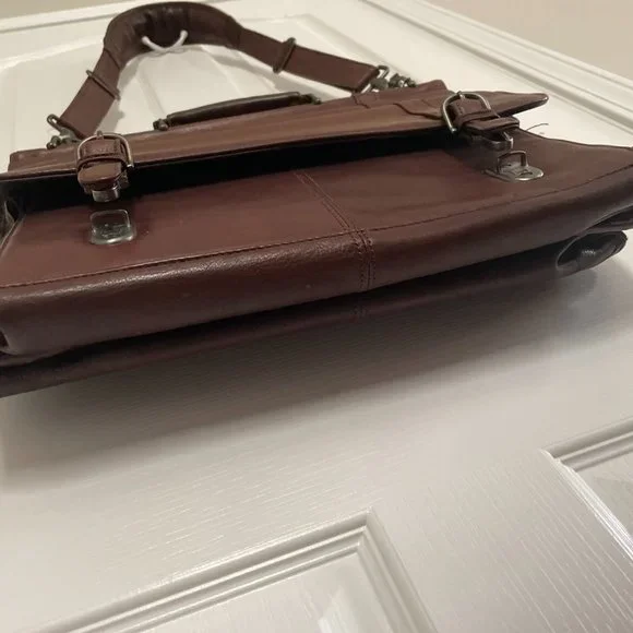 Kenneth Cole Brown Leather Messenger Satchel/Briefcase - Picture 13 of 14